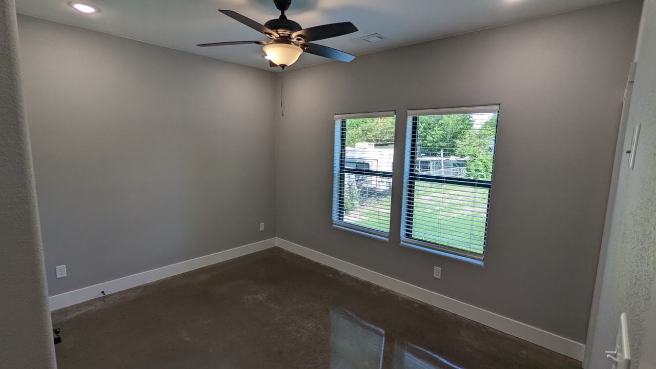 405 E Shepherd St #1 - Photo 7 of 24