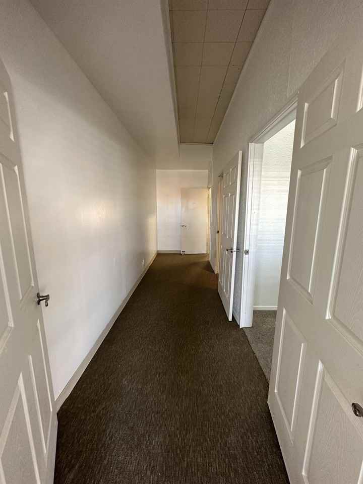 1405 19th St #1 - Photo 2 of 12