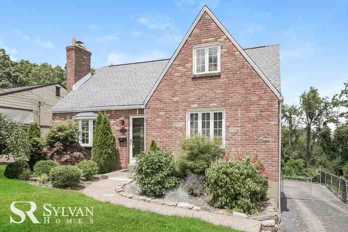 1140 Raven Dr - Photo 2 of 13