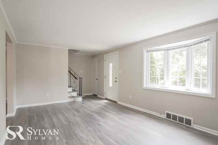 1140 Raven Dr - Photo 3 of 13