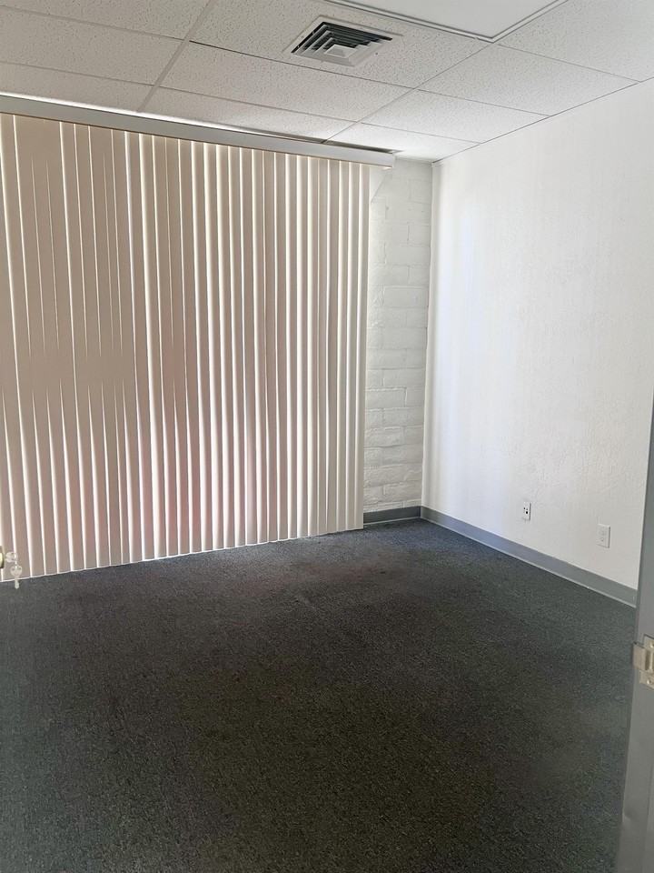 1700 E Desert Inn Rd #314