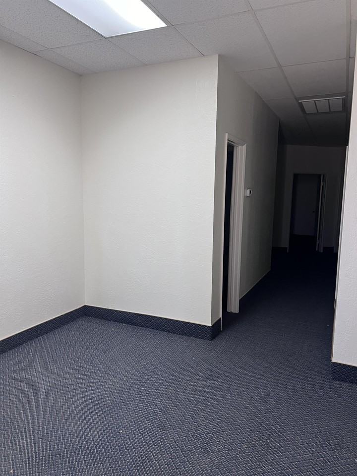 1700 E Desert Inn Rd #408