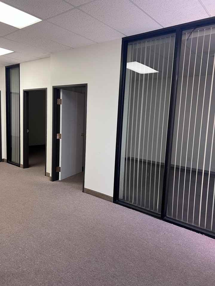 1700 E Desert Inn Rd #405