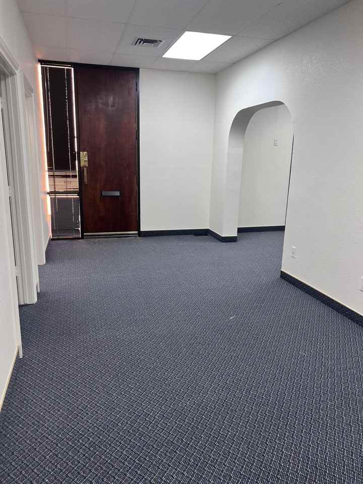 1700 E Desert Inn Rd #403