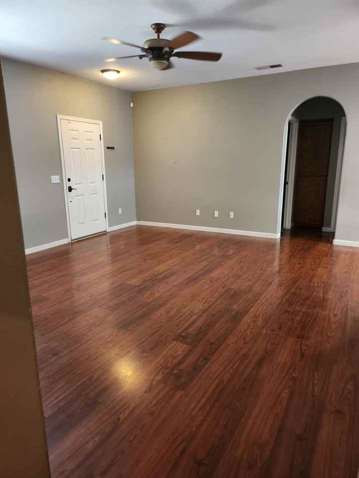 682 W Forest St #1 - Photo 5 of 25