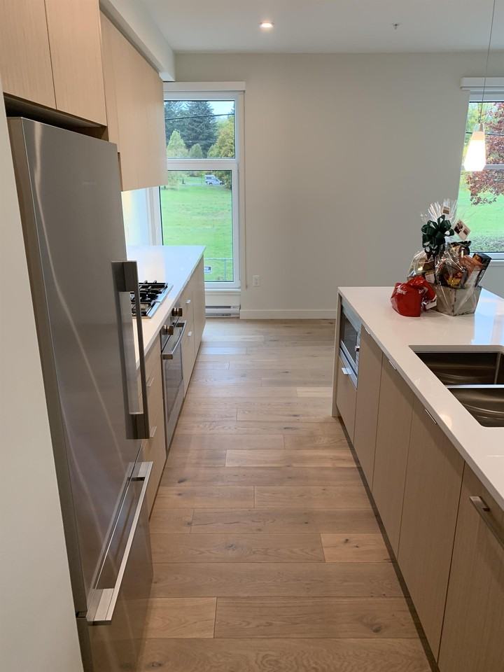 106 35th Ave E #203 - Photo 2 of 11