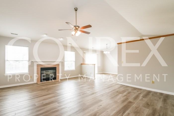 412 Blue Spring Dr - Photo 3 of 11