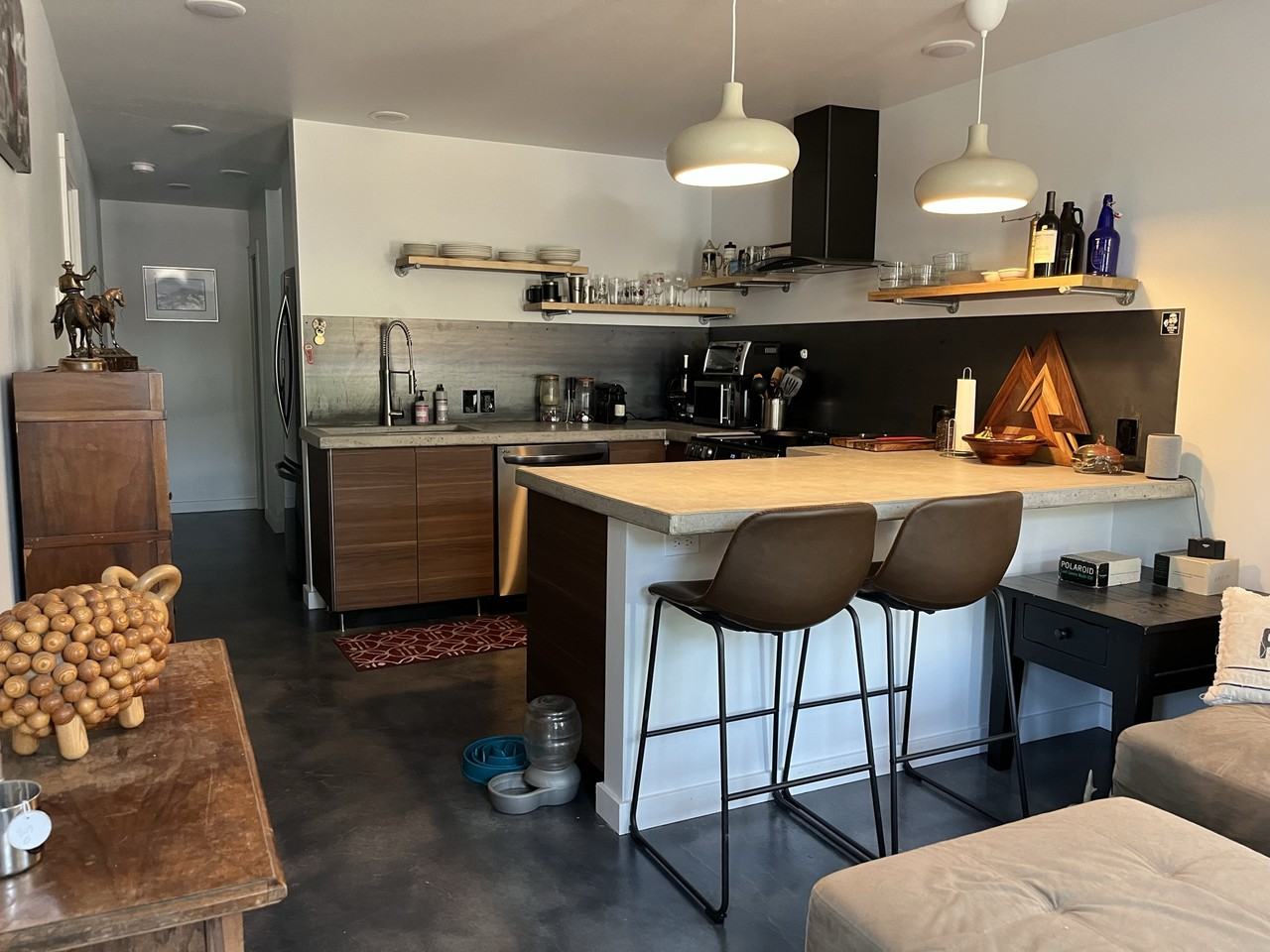 809 Howell St #B - Photo 2 of 19