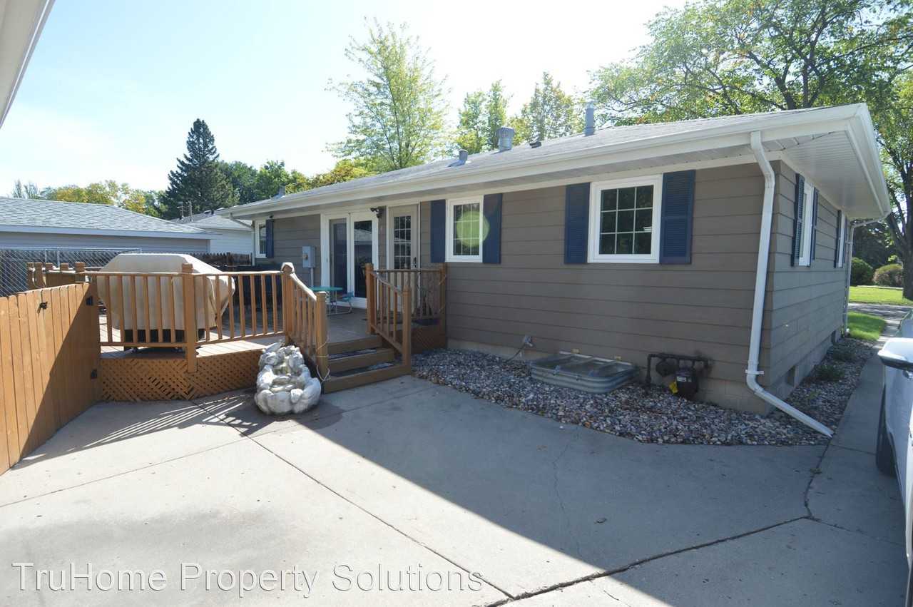1118 Campbell Dr - Photo 3 of 43