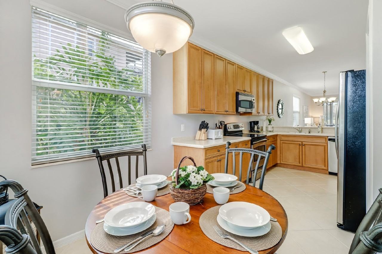 10275 Heritage Bay Blvd - Photo 2 of 15