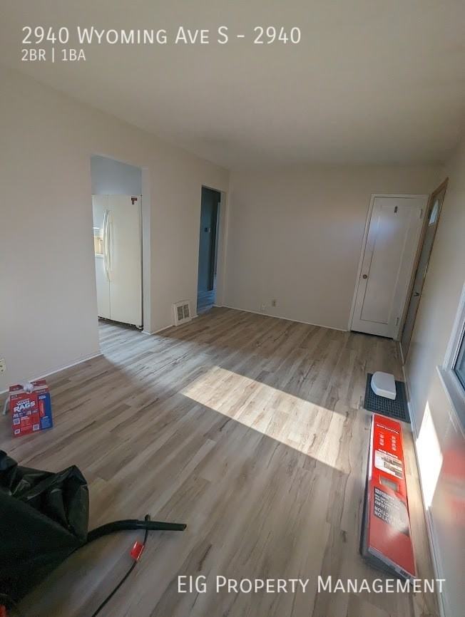 2940 Wyoming Ave S #2940 - Photo 3 of 27