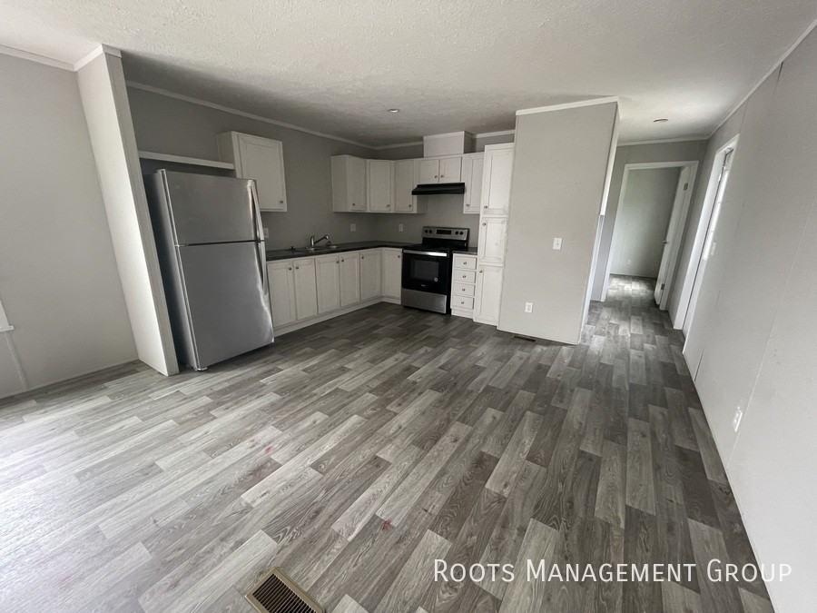 3594 Woodside Dr #76 - Photo 3 of 8