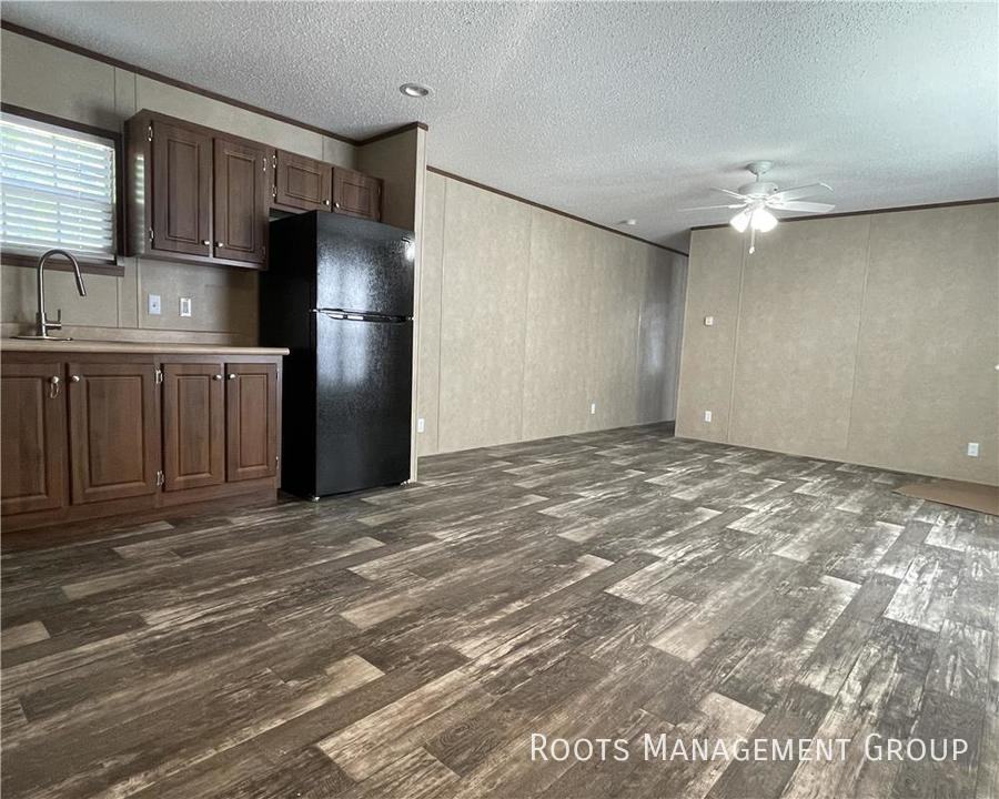 1006 W Bonny Doon Ln - Photo 3 of 8