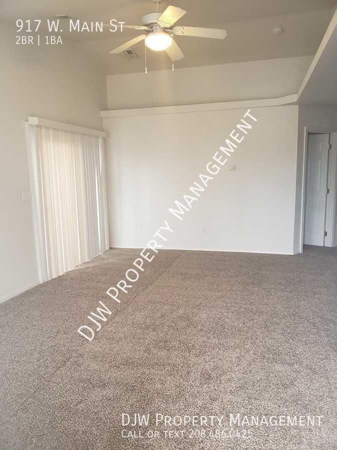 917 W Main St - Photo 3 of 15