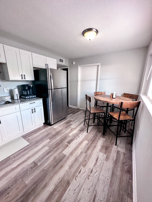 1207 Tropic St #B - Photo 5 of 18