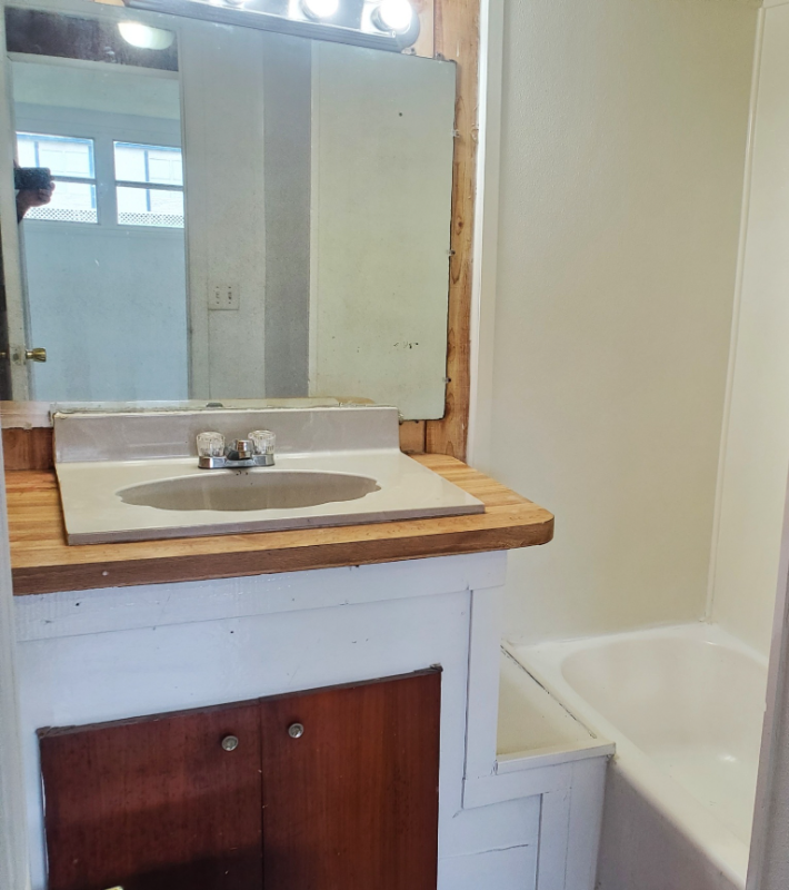3301 Barton St - Photo 2 of 4