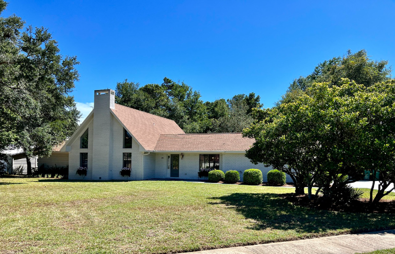 89 Country Club Dr W - Photo 2 of 25