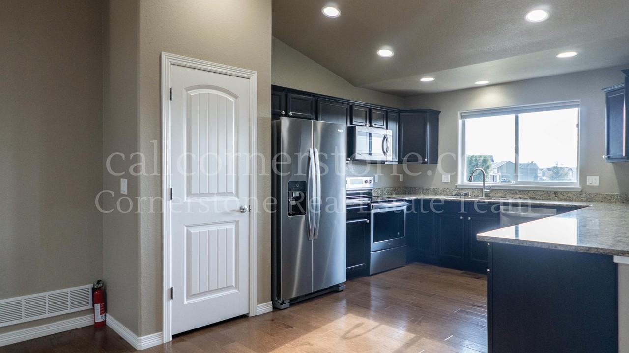 6070 Jorie Rd #1 - Photo 7 of 38