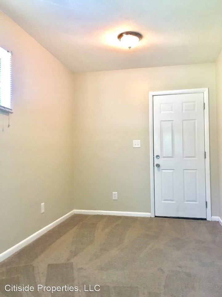 955 Tilden St NW - Photo 2 of 11