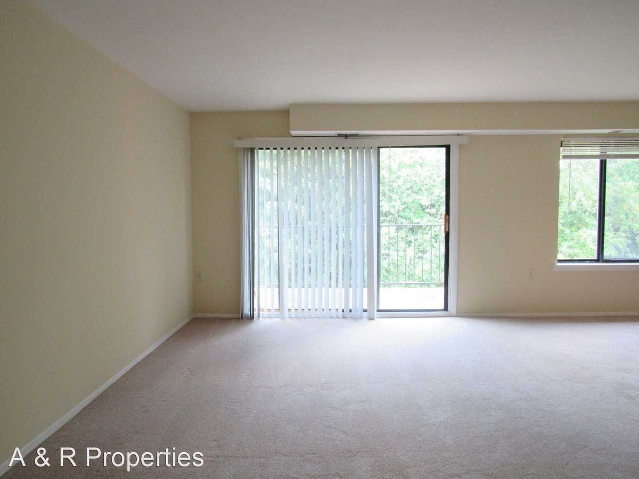 125J Clubhouse Dr Sw - Photo 2 of 9