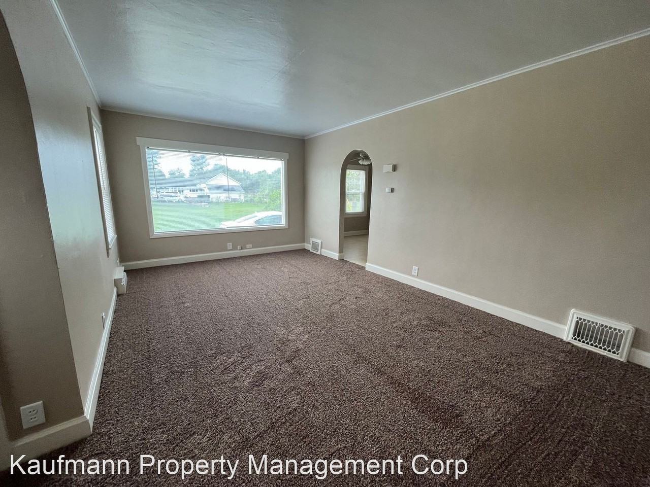 9109 Decatur Rd - Photo 2 of 10