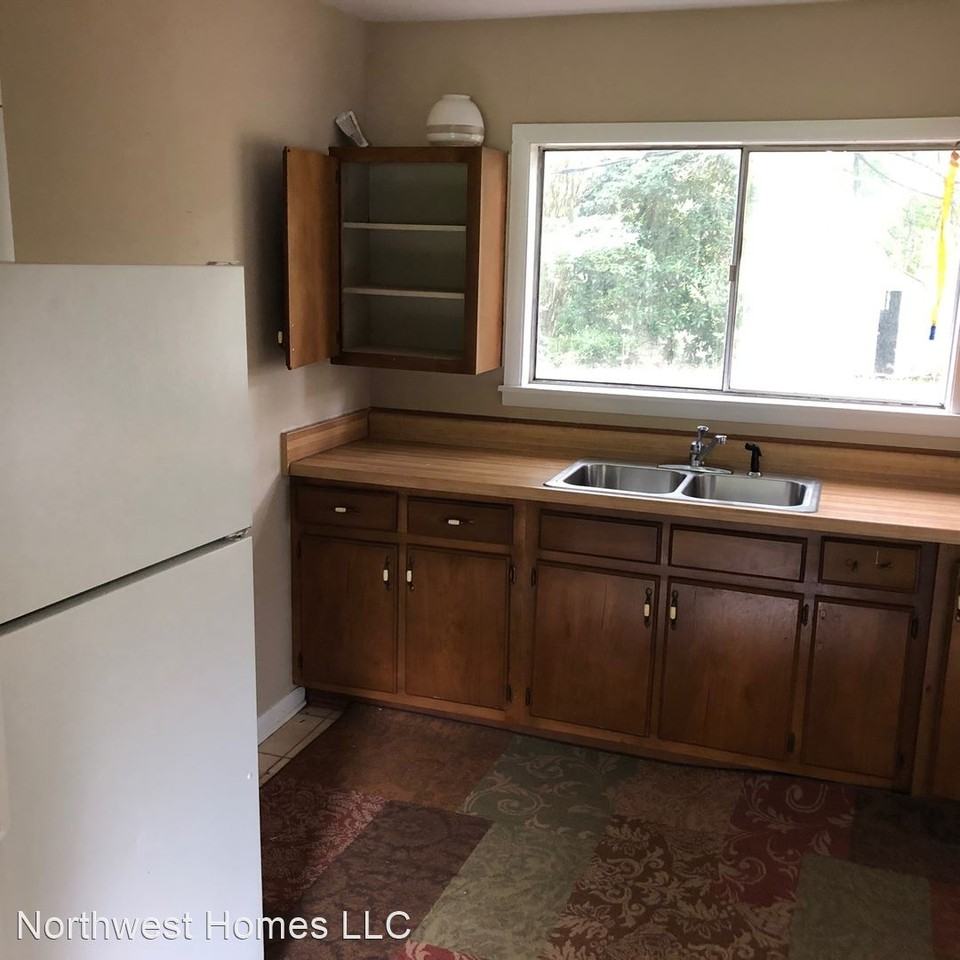 234 Morgan Ln - Photo 3 of 5