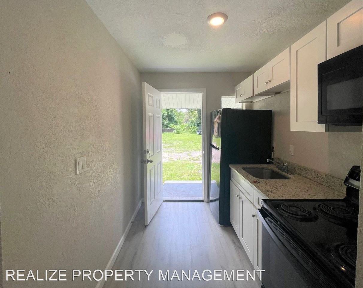 632 Martin Luther King Blvd NE - Photo 3 of 11