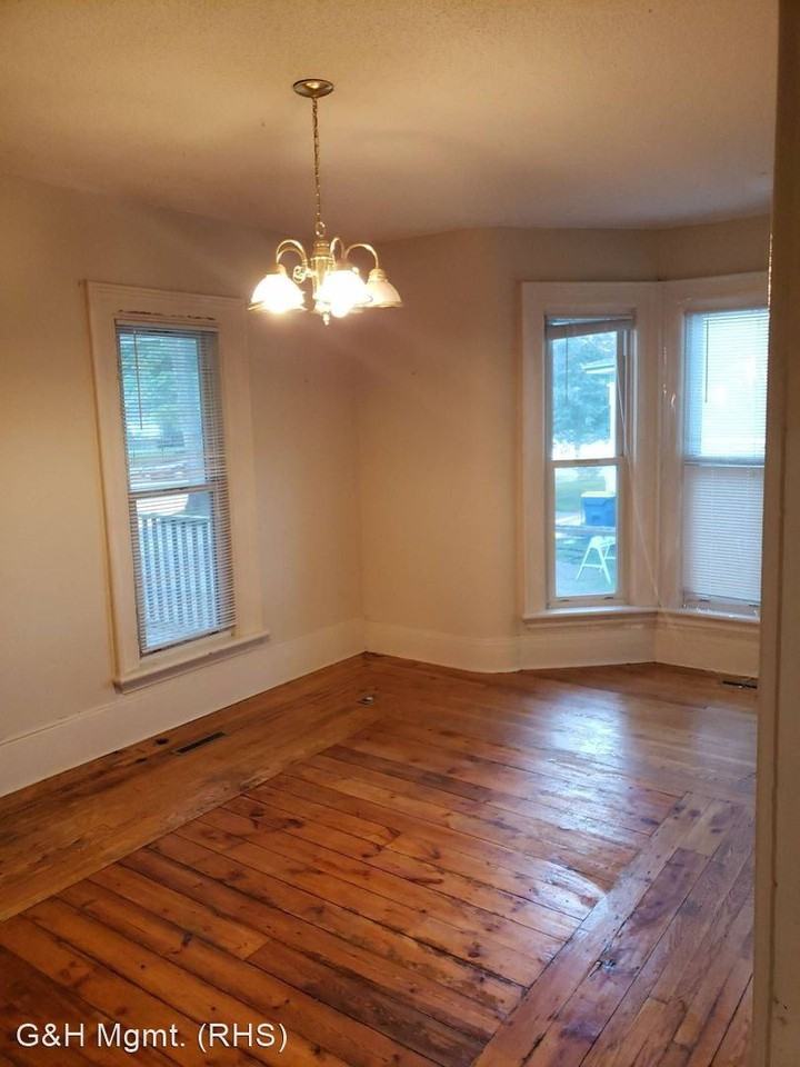 417 7th Street NW - Photo 2 of 9
