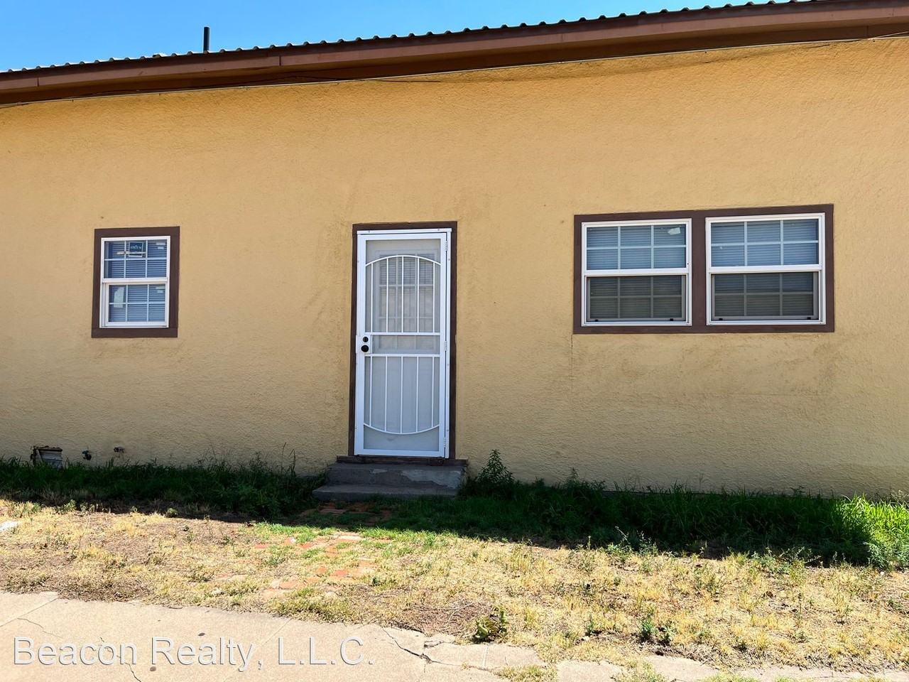 300 S Avenue A - Photo 2 of 6