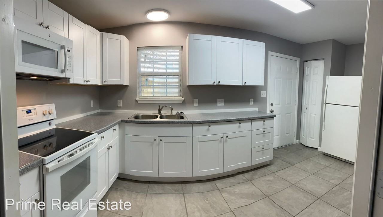 1134 Vernon Dr - Photo 2 of 9