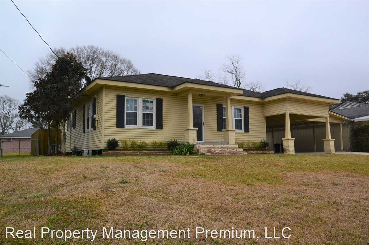 3068 Cottage St - Photo 2 of 37