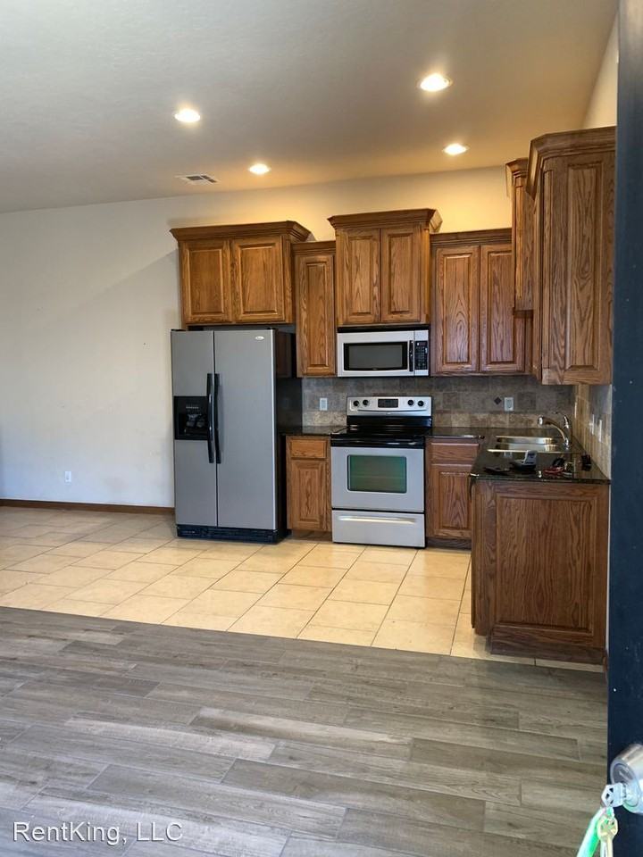 244 Woodbriar - Photo 2 of 13