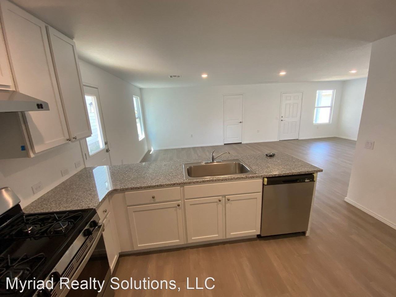 12010 Overton Way - Photo 3 of 31