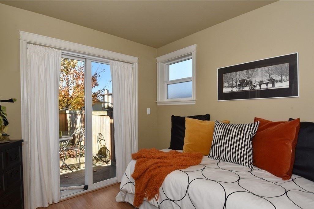 11030C Greenwood Ave N - Photo 2 of 15