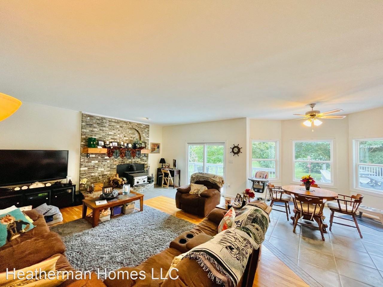 1474 Freeman Dr - Photo 3 of 50