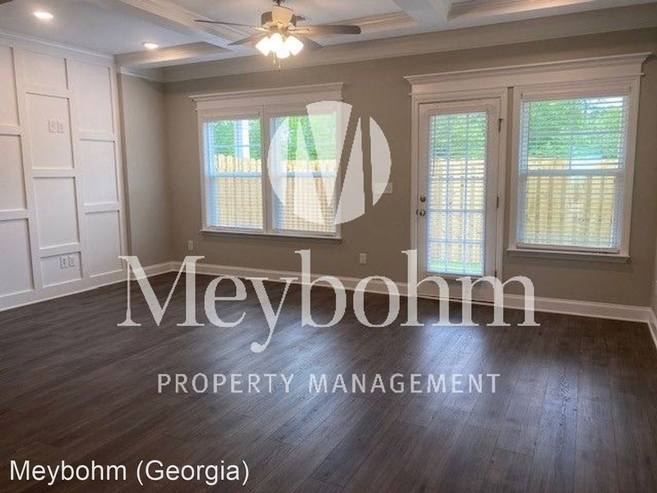 1061 Linsmore Ave - Photo 2 of 15