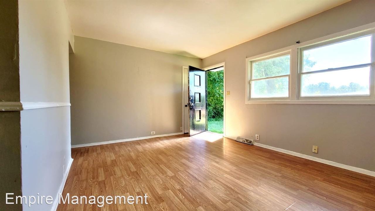 1129 Mccartney St - Photo 2 of 9