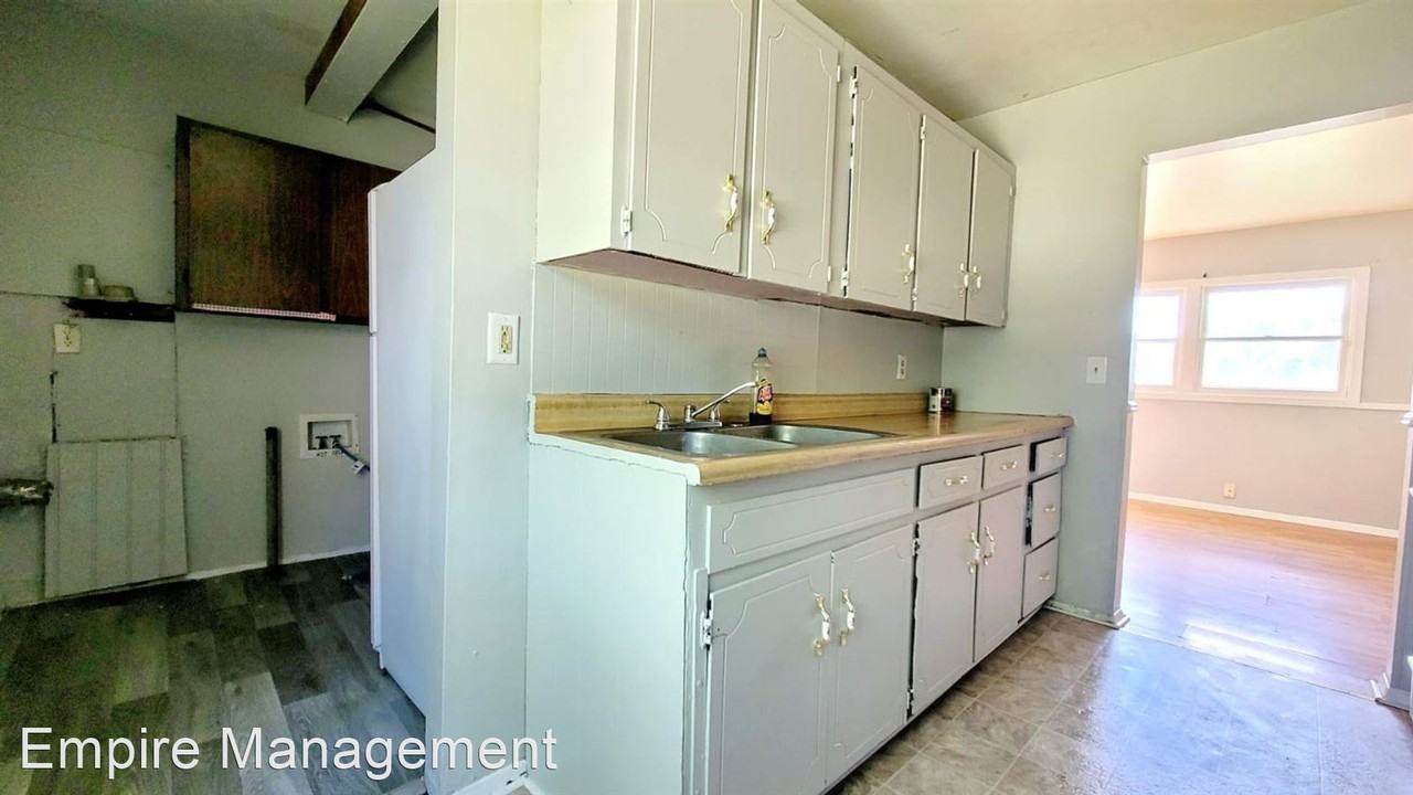 1129 Mccartney St - Photo 3 of 9