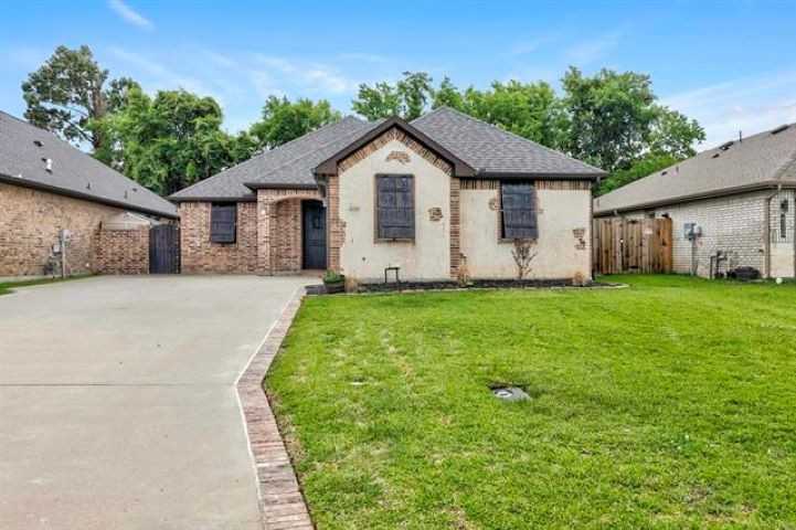 6330 Highpoint Ave - Photo 2 of 35