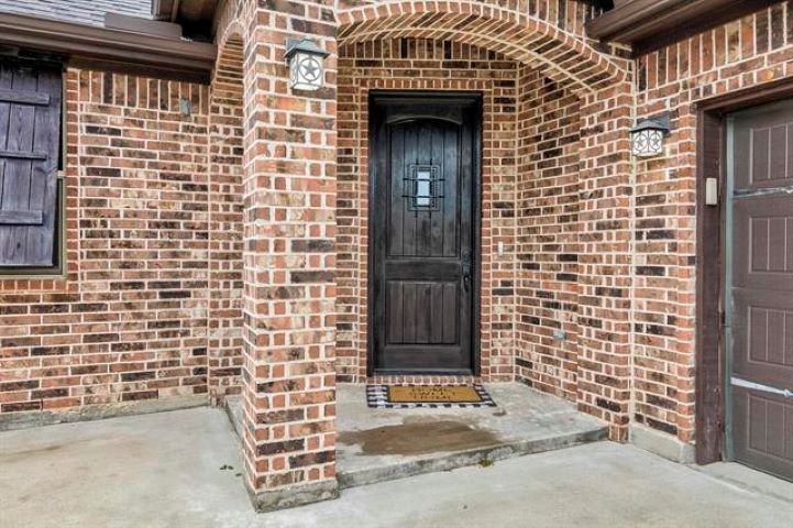 6330 Highpoint Ave - Photo 3 of 35