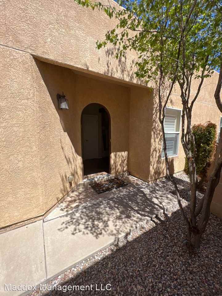 3723 Candelarias Ln Nw - Photo 2 of 18