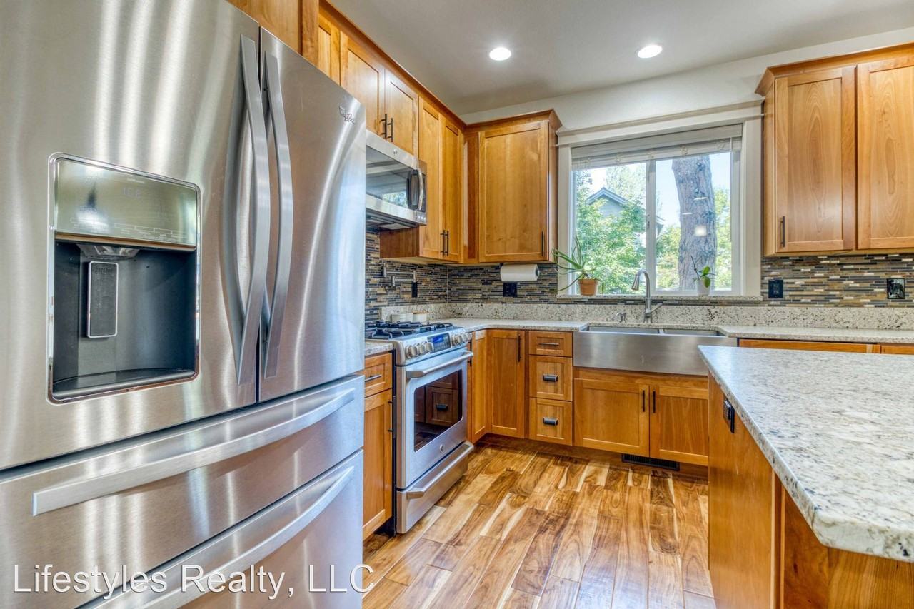 19458 Hollygrape St - Photo 3 of 27