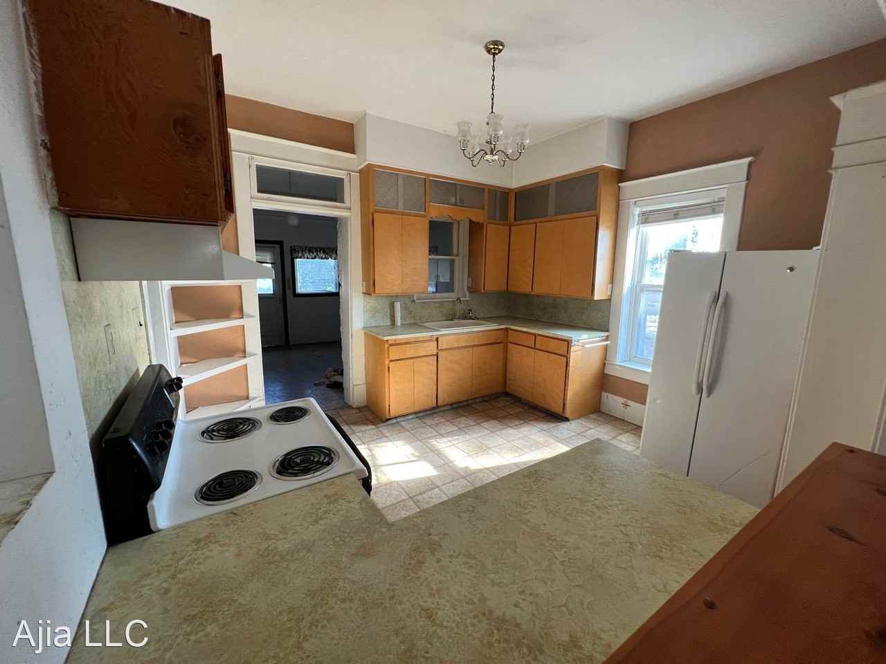 3222 E 3700 N - Photo 3 of 9