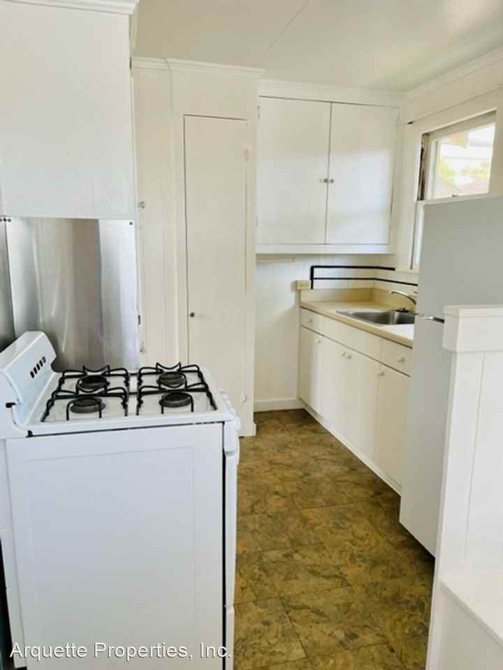 643 12th Ave. - Photo 3 of 6