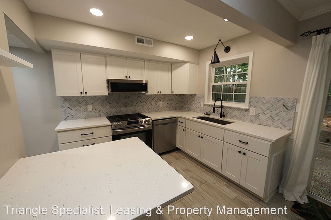 3719 Jamestown Cir - Photo 3 of 12
