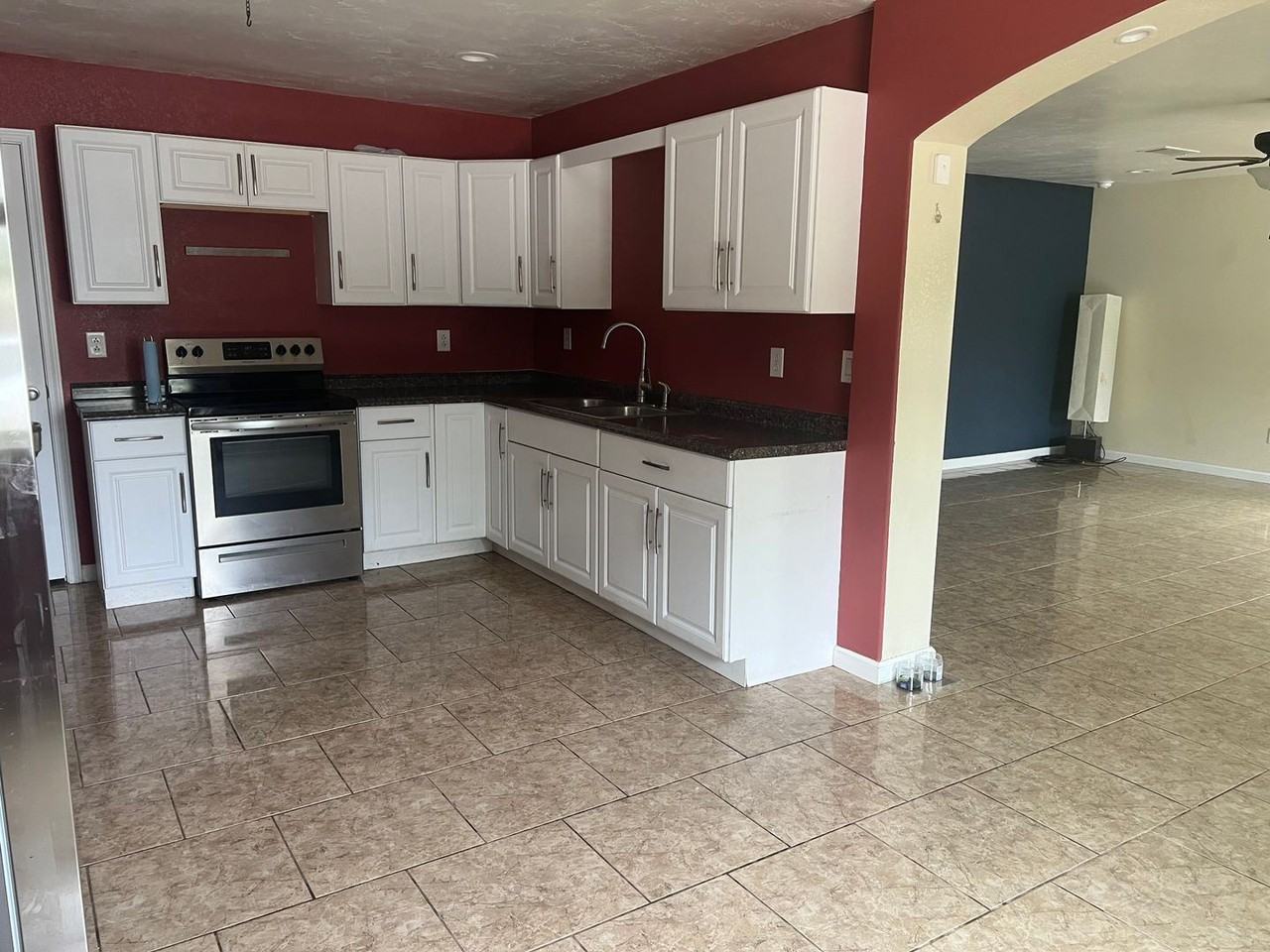 807 N 5th St - Photo 3 of 7