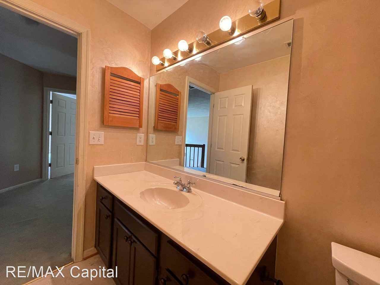 313 Oak Ridge Dr - Photo 2 of 24