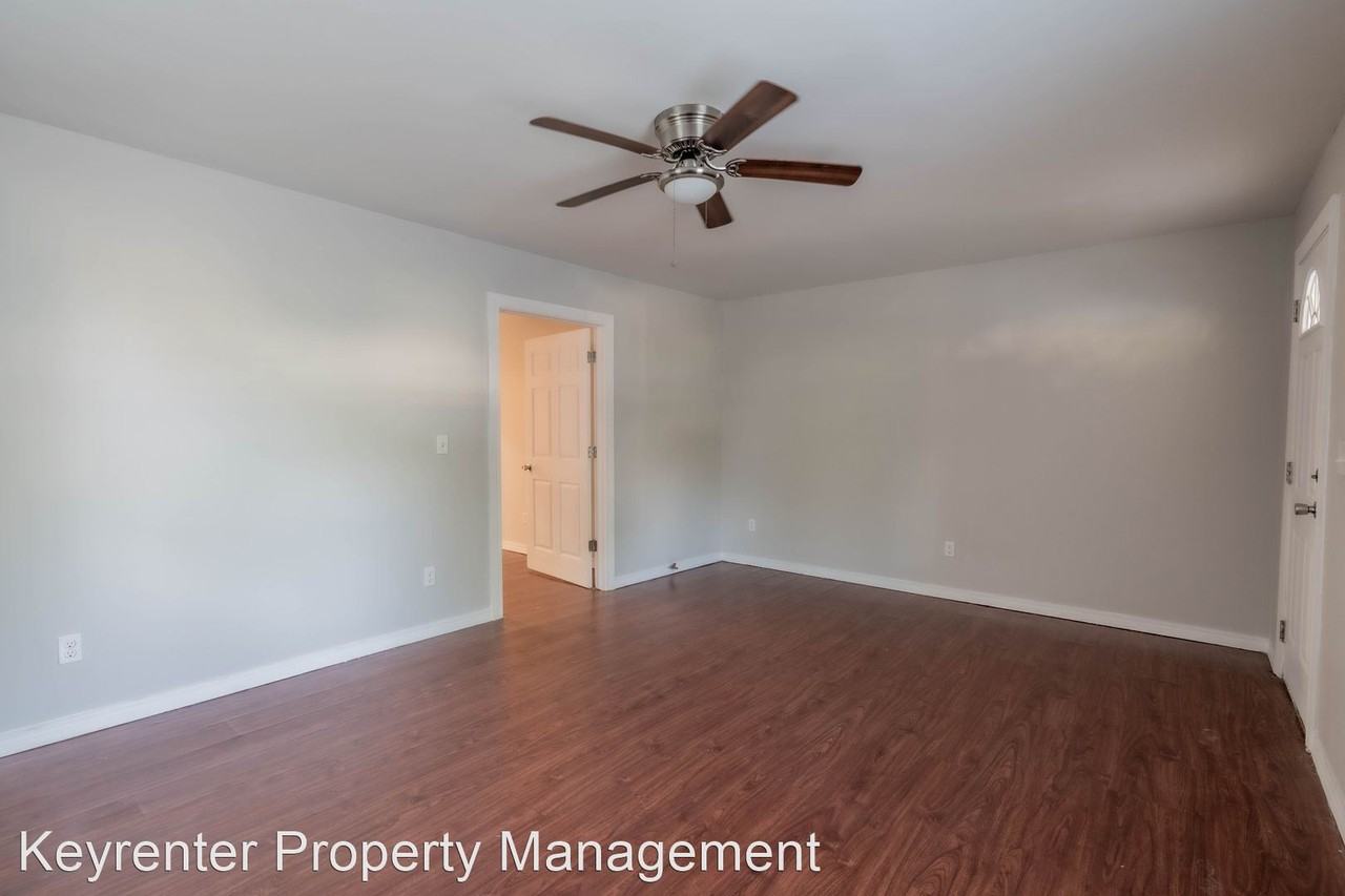 1212 S Houston Ave - Photo 3 of 9