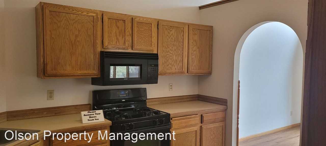 15757 Griffon Path - Photo 3 of 16