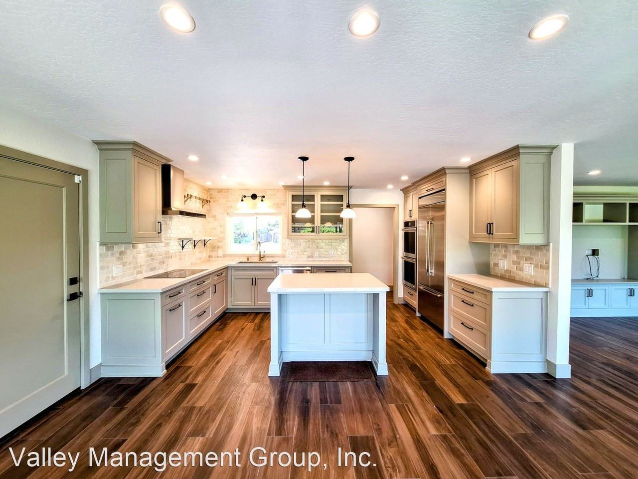 5022 Rafton Dr - Photo 2 of 50